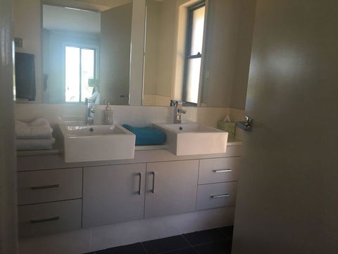 Sydney Amazing Holiday Home Bridal BnB - Accommodation Daintree 10