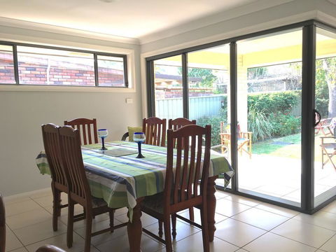 Sydney Amazing Holiday Home Bridal BnB - Accommodation Daintree 2
