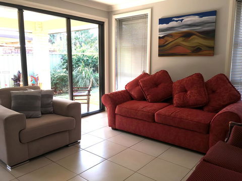 Sydney Amazing Holiday Home Bridal BnB - Accommodation Daintree 0