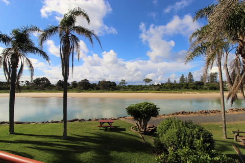 Beachfront 3, 25 Willow Street - Accommodation Daintree 7