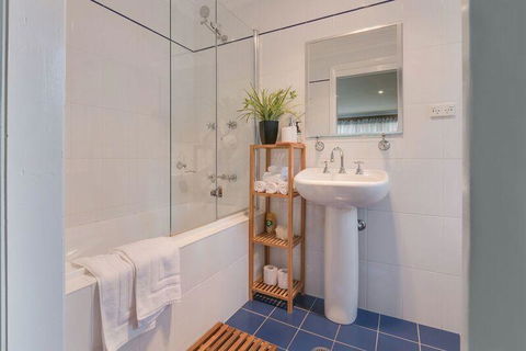 Mountainside B & B - Accommodation Daintree 5