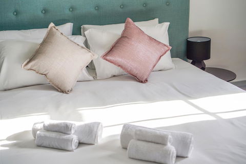 Oasis On Beamish Hotel - Accommodation Daintree 5