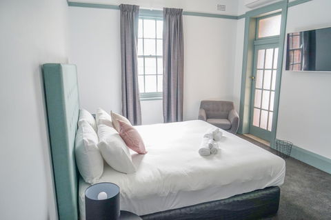 Oasis On Beamish Hotel - Accommodation Daintree 3