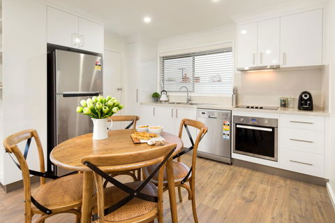 Sleeping In Style - Central & Sophisticated - Accommodation Daintree 6