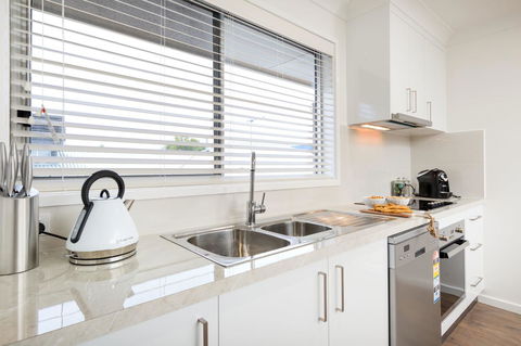 Sleeping In Style - Central & Sophisticated - Accommodation Daintree 4