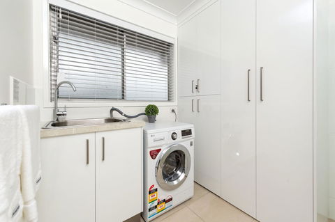 Sleeping In Style - Central & Sophisticated - Accommodation Daintree 2
