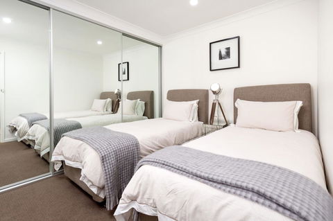 Sleeping In Style - Central & Sophisticated - Accommodation Daintree 7
