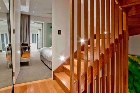3 Storey Home Close Walk To Fox Studios SCG & City - Accommodation Daintree 2