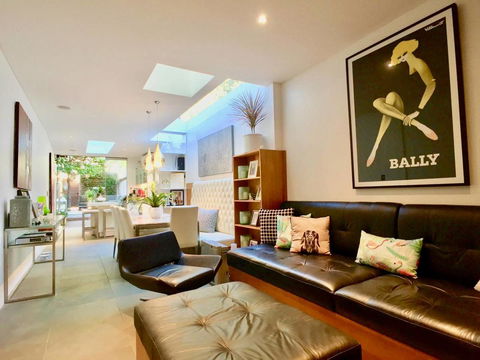 3 Storey Home Close Walk To Fox Studios SCG & City - Accommodation Daintree 12