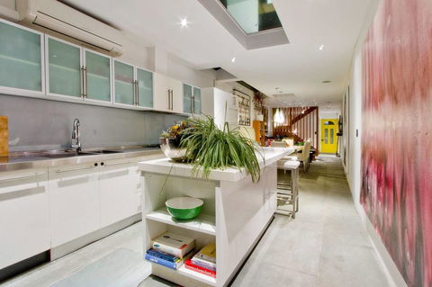 3 Storey Home Close Walk To Fox Studios SCG & City - Accommodation Daintree 6