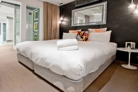 3 Storey Home Close Walk To Fox Studios SCG & City - Accommodation Daintree 10