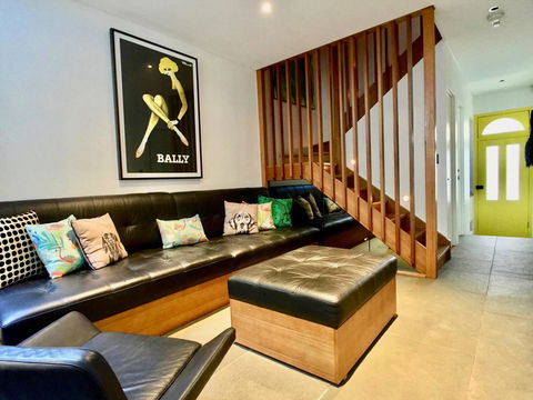3 Storey Home Close Walk To Fox Studios SCG & City - Accommodation Daintree 23