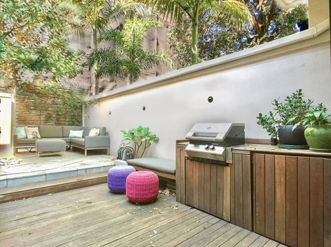 3 Storey Home Close Walk To Fox Studios SCG & City - Accommodation Daintree 18
