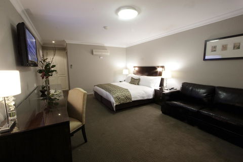 Carlyle Suites & Apartments - Accommodation Daintree 4