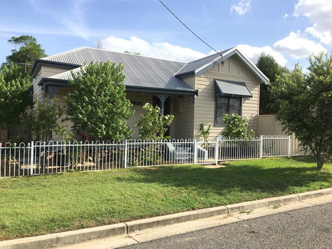 Caledonia Cottage - Accommodation Daintree 0