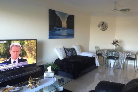 Nomikis\'On The Avenue - Accommodation Daintree 18
