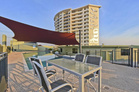 Nomikis\'On The Avenue - Accommodation Daintree 12
