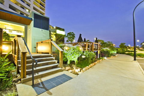 Nomikis\'On The Avenue - Accommodation Daintree 2