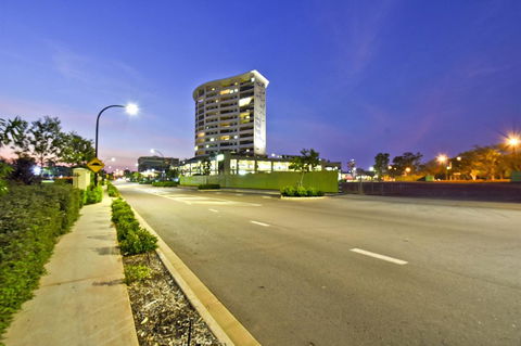 Nomikis\'On The Avenue - Accommodation Daintree 10