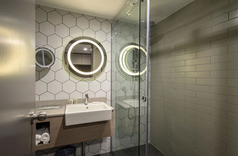 Crowne Plaza Alice Springs Lasseters, An IHG Hotel - Accommodation Daintree 29