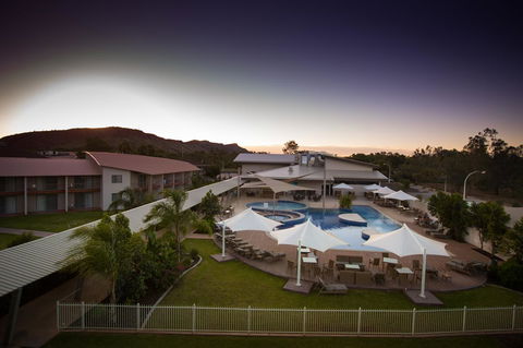Crowne Plaza Alice Springs Lasseters, An IHG Hotel - Accommodation Daintree 0
