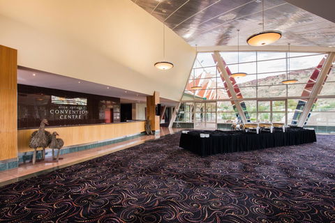 Crowne Plaza Alice Springs Lasseters, An IHG Hotel - Accommodation Daintree 17