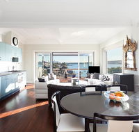 Art Deco Apartment With Breathtaking Water Views - Accommodation Daintree