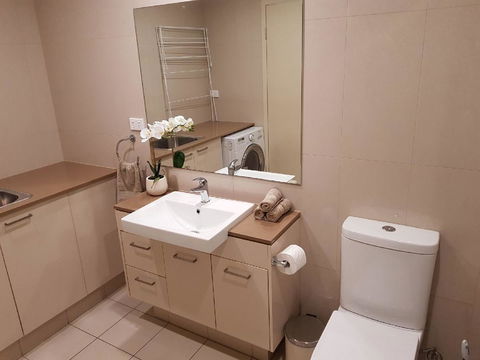 Darwin-Ocean Views, Tropical Getaway, Pool & Aircon - Accommodation Daintree 14