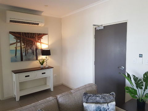 Darwin-Ocean Views, Tropical Getaway, Pool & Aircon - Accommodation Daintree 6