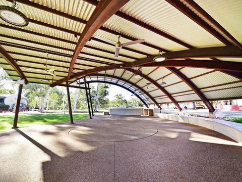 Mercure Alice Springs Resort - Accommodation Daintree 8