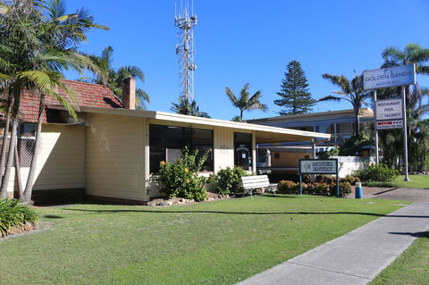 Golden Sands Motor Inn - Accommodation Daintree 10