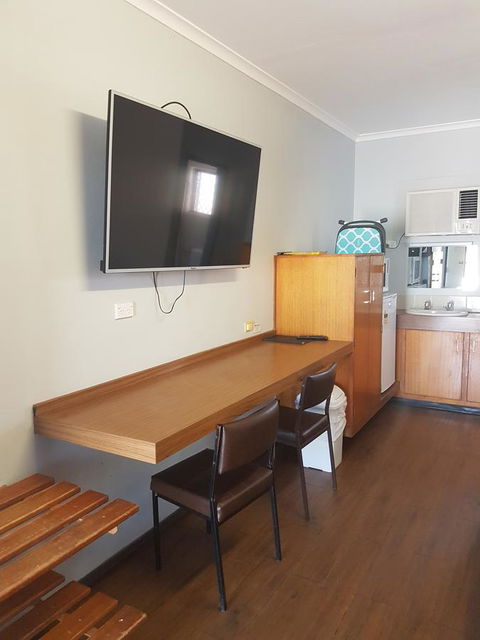 Safari Lodge Motel - Accommodation Daintree 2