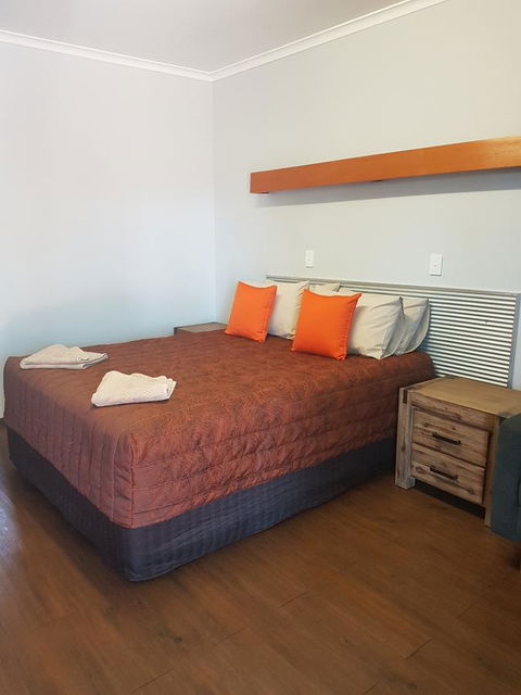 Safari Lodge Motel - Accommodation Daintree 0