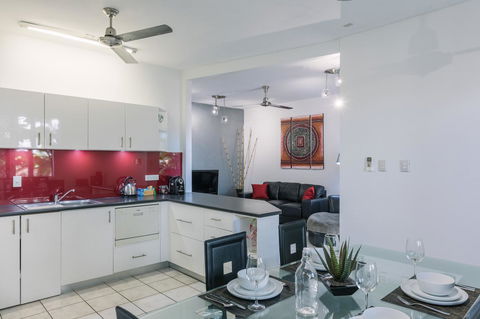 CitySide Apartment - 2 Bedroom With Private Courtyard - Accommodation Daintree 0