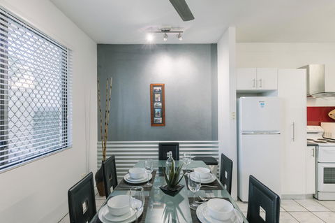 CitySide Apartment - 2 Bedroom With Private Courtyard - Accommodation Daintree 2