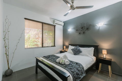 CitySide Apartment - 2 Bedroom With Private Courtyard - Accommodation Daintree 17