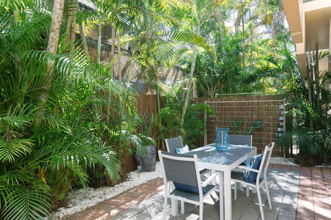 CitySide Apartment - 2 Bedroom With Private Courtyard - Accommodation Daintree 13