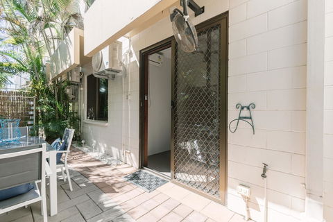 CitySide Apartment - 2 Bedroom With Private Courtyard - Accommodation Daintree 10
