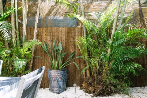 CitySide Apartment - 2 Bedroom With Private Courtyard - Accommodation Daintree 11