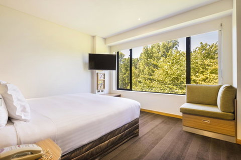 Crowne Plaza Canberra, An IHG Hotel - Accommodation Daintree 30