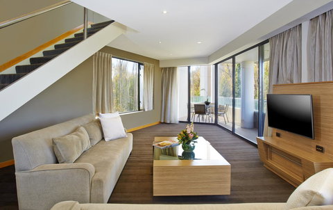 Crowne Plaza Canberra, An IHG Hotel - Accommodation Daintree 38