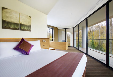 Crowne Plaza Canberra, An IHG Hotel - Accommodation Daintree 43