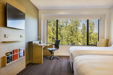 Crowne Plaza Canberra, An IHG Hotel - Accommodation Daintree 22