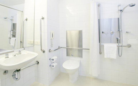 Crowne Plaza Canberra, An IHG Hotel - Accommodation Daintree 24