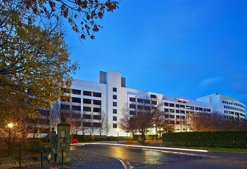 Crowne Plaza Canberra, An IHG Hotel - Accommodation Daintree 1