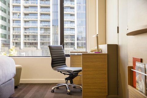 Crowne Plaza Canberra, An IHG Hotel - Accommodation Daintree 40