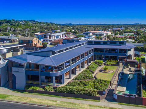 Lennox Holiday Apartments - Accommodation Daintree 0