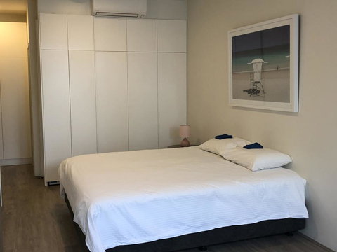 Bondi Beach Studio King Suite 1 - Accommodation Daintree 3