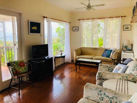 BOSCOBEL COTTAGE - MAGICAL BEACH & RIVER VIEWS - KINGSCLIFF - Accommodation Daintree 3