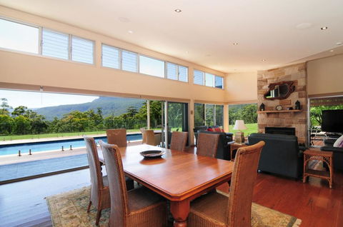 Bottlebrush Lodge - Great Views And A Pool! - Accommodation Daintree 2